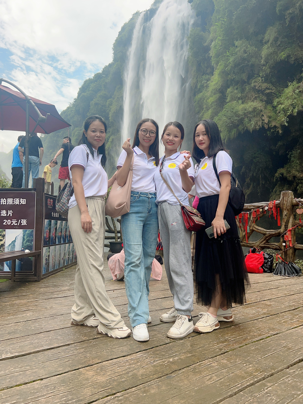 12 山美水美我們更美