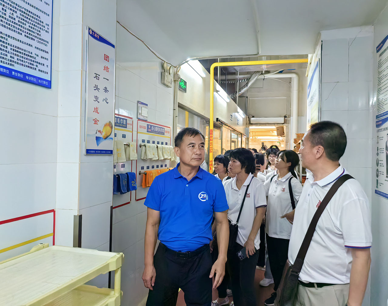 15 圖為參觀學(xué)習(xí)大海灣海鮮酒樓現(xiàn)場管理 15 圖為參觀學(xué)習(xí)大海灣海鮮酒樓現(xiàn)場管理